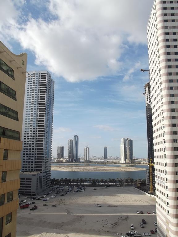 Emirates Palace Hotel Suites Sharjah Exterior foto